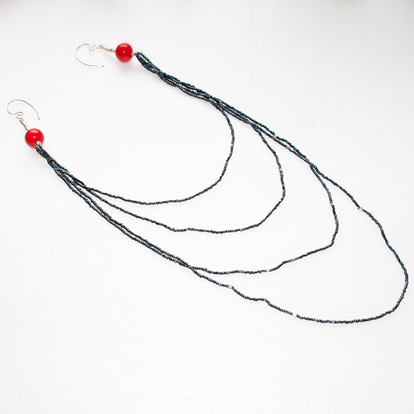 ハンドメイド　ビーズピアス