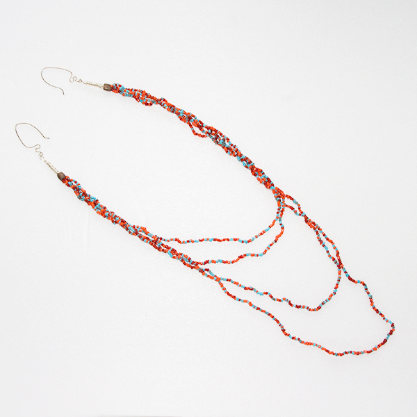 ハンドメイド　ビーズピアス