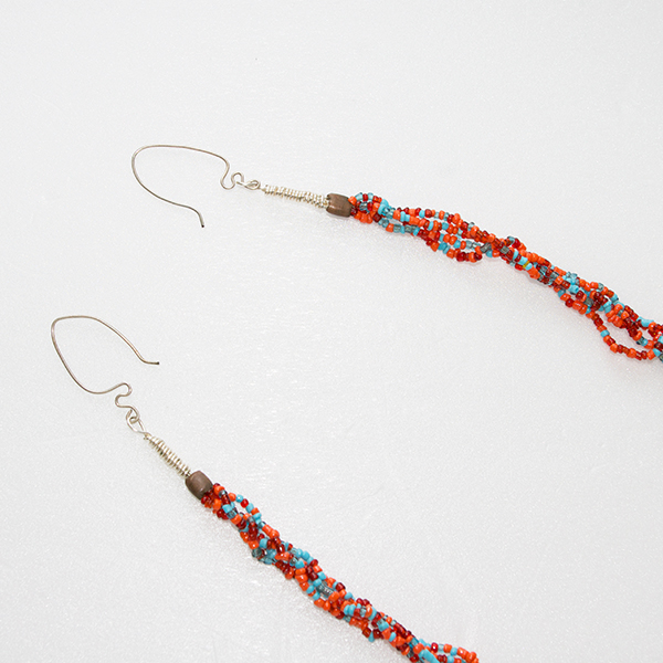 ハンドメイド　ビーズピアス