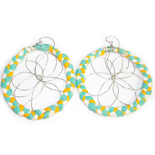 ニットワイヤーフラワーピアス