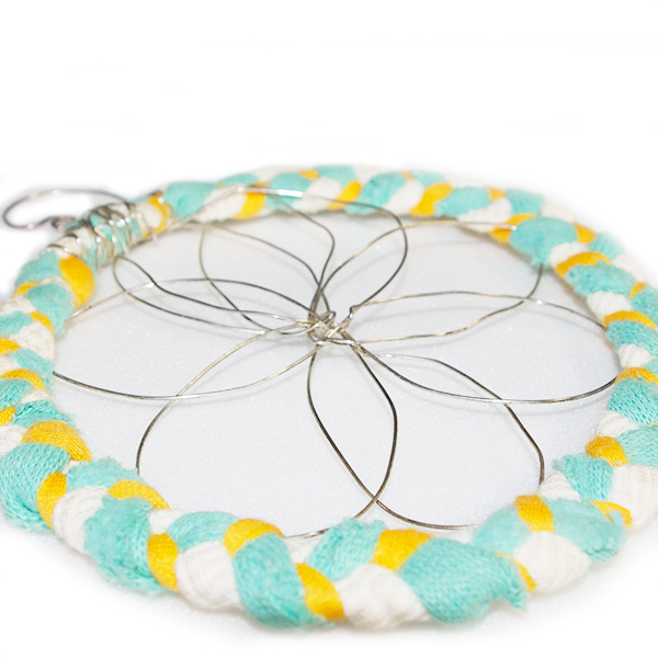 ニットワイヤーフラワーピアス