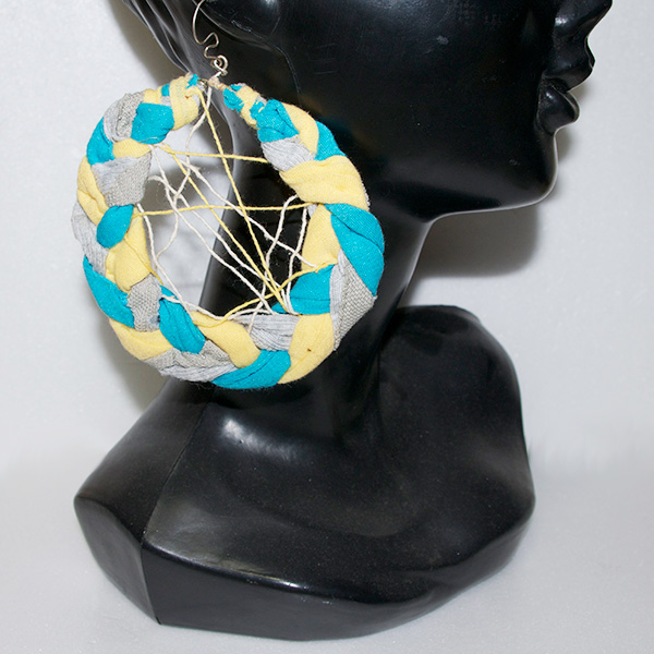 ニットフープピアス