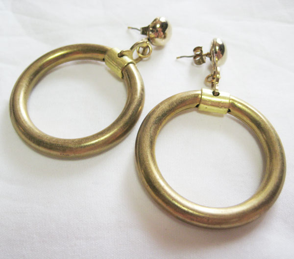 ゴールド　フープピアス