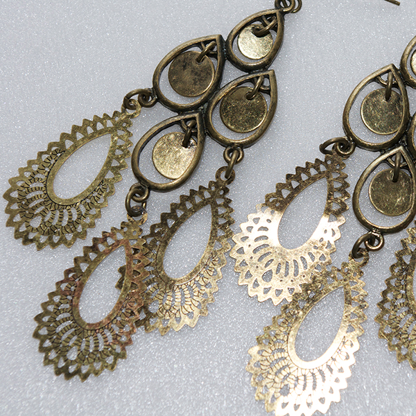 シャンデリアピアス