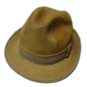 hat009