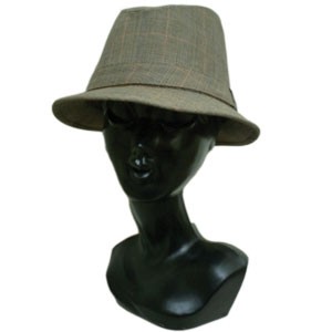 hat016