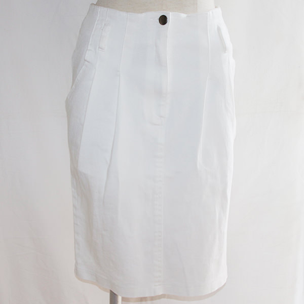 ホワイトデニムタイトスカート