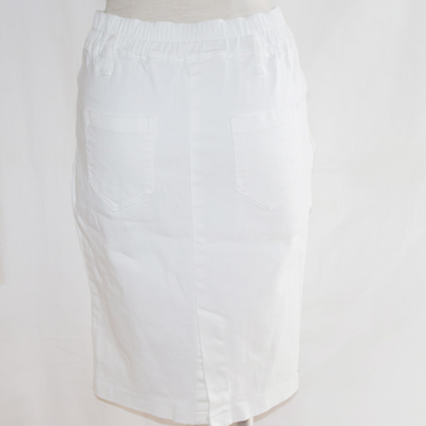 ホワイトデニムタイトスカート